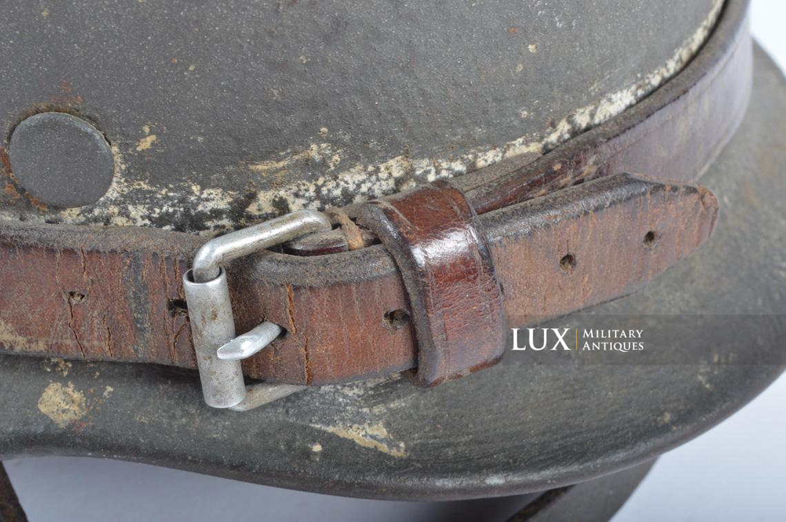 Casque allemand M35 Heer avec système de transport en cuir, ex-camouflé blanc - photo 16