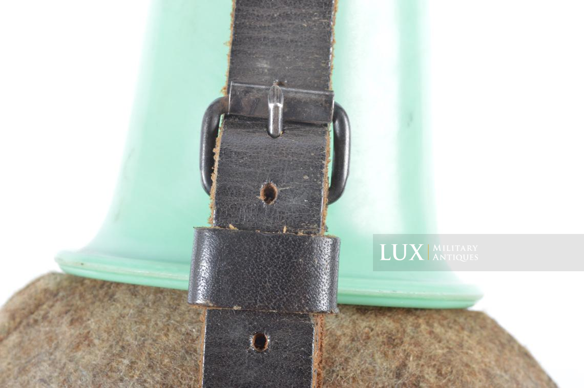 German mid-war canteen with green bakelite cup, « C&C.W.42 » - photo 11
