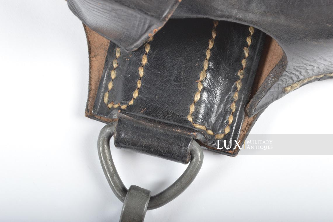 Unissued German pioneer pick-axe carrier - photo 8