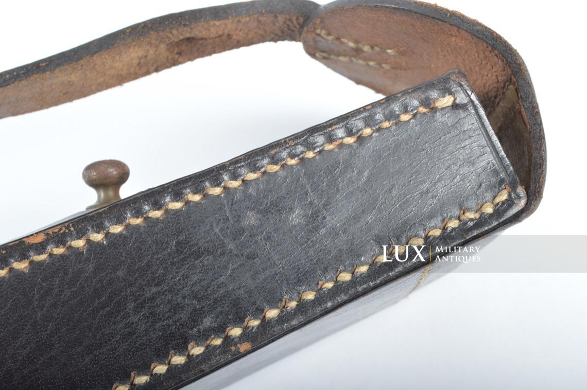 Unissued German pioneer pick-axe carrier - photo 13