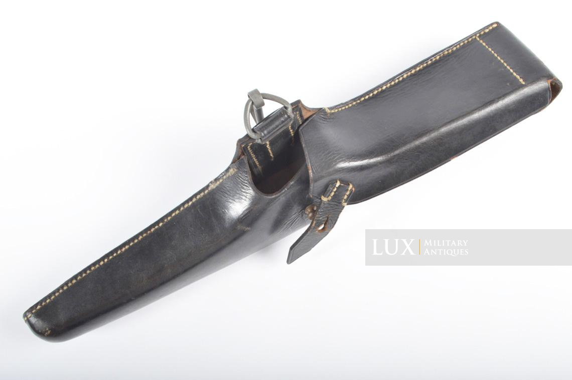 Unissued German pioneer pick-axe carrier - photo 14