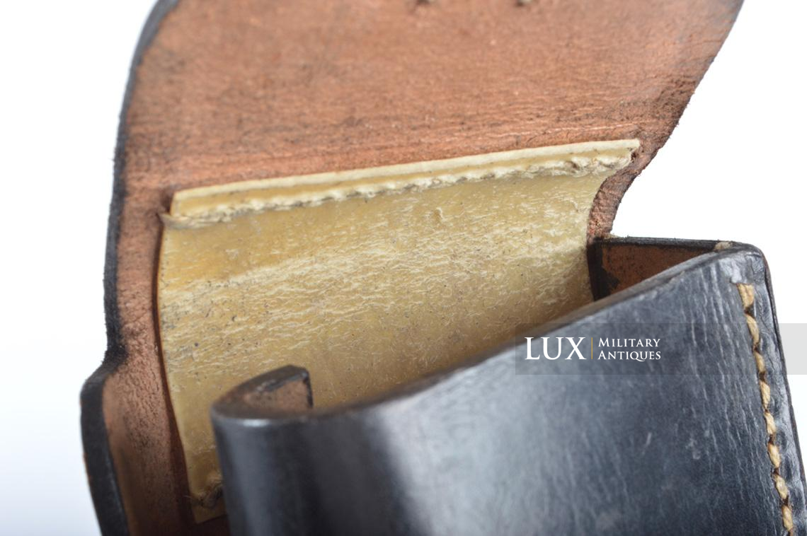 Unissued German pioneer pick-axe carrier - photo 15