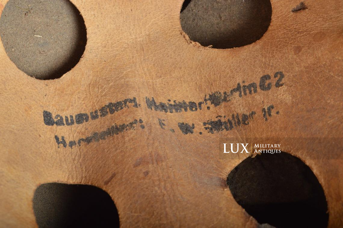 Late-war M38 German paratrooper combat helmet, « woodwork find » - photo 25