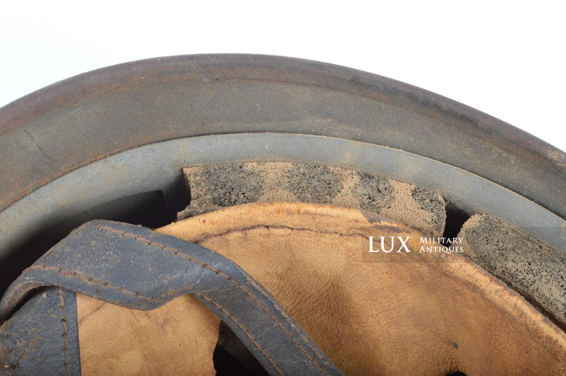 Late-war M38 German paratrooper combat helmet, « woodwork find » - photo 27