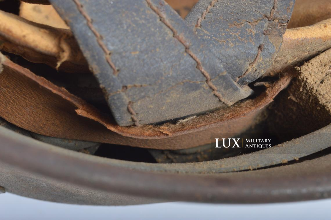 Late-war M38 German paratrooper combat helmet, « woodwork find » - photo 34