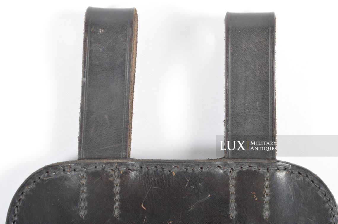 Porte pelle précoce en cuir noir, « 1939 » - photo 12