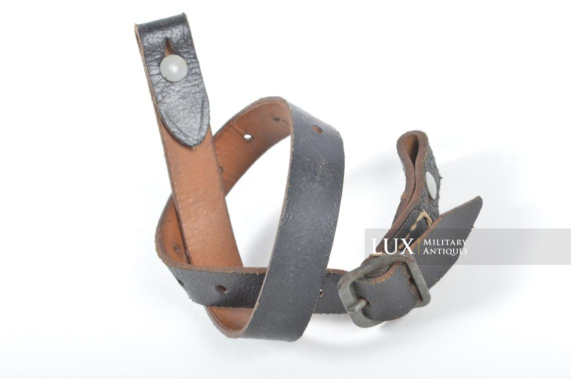German mid-war helmet chinstrap, « G. SINGER KLATTAU 1942 » - photo 4