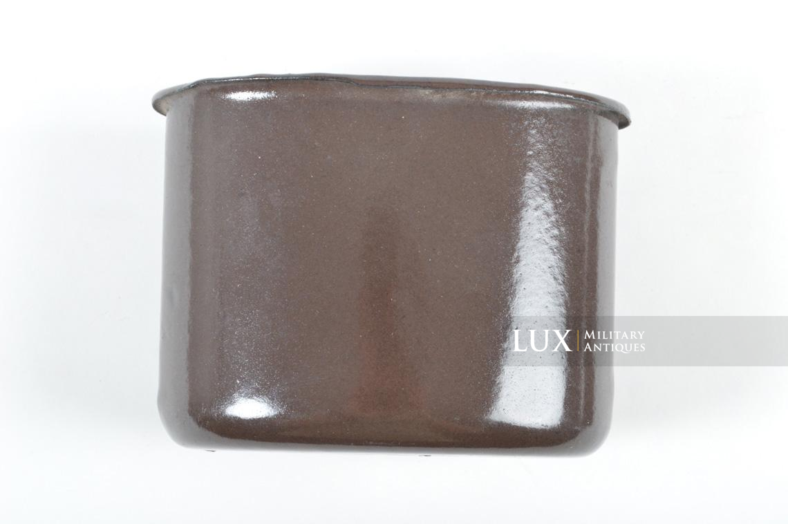Unissued German late-war canteen with brown enamel cup, « AEMA 44 » - photo 16