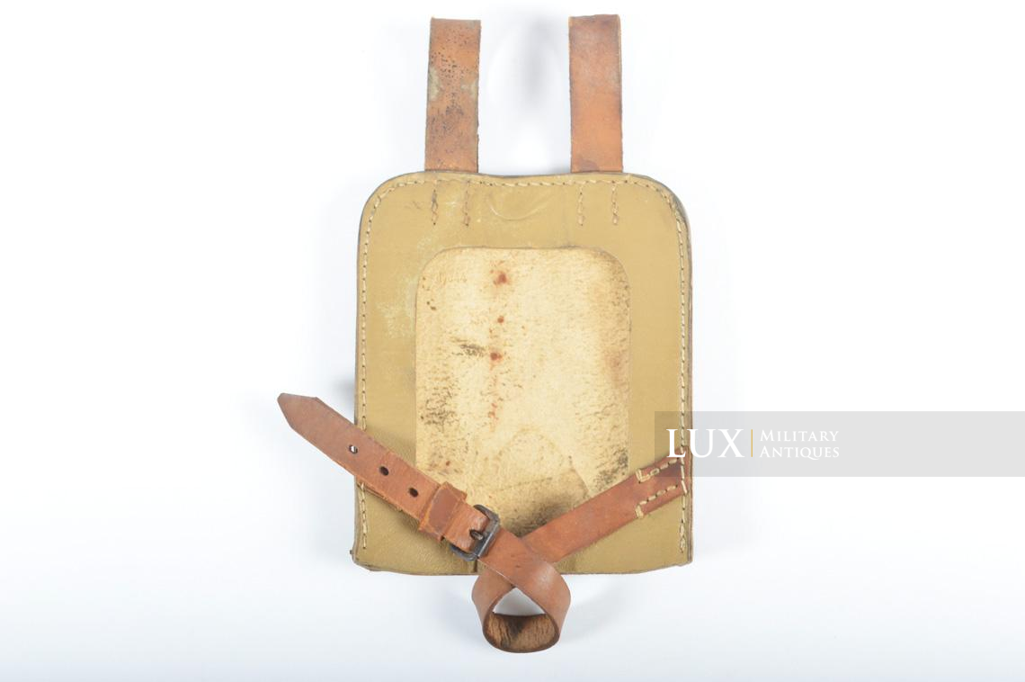 German late-war tan pressed cardboard entrenching tool carrying case, « dyo44 » - photo 4