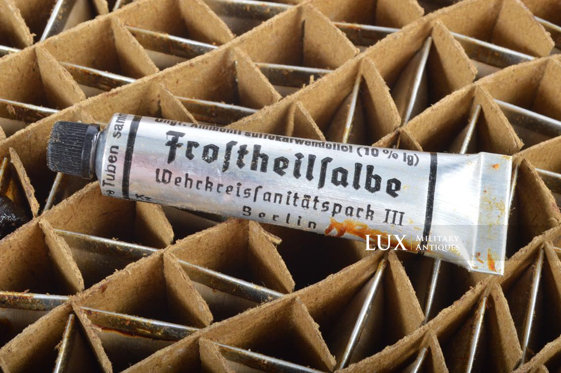 Boite allemande médicale en carton de 100 tubes de crème pour gelure, « Frostheilsalbe » - photo 8