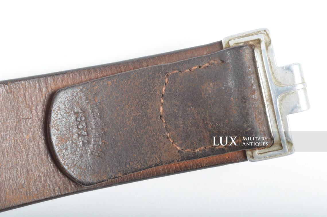Early German Luftwaffe leather belt in chocolate brown leather, « L.B.A.B.37 » - photo 9