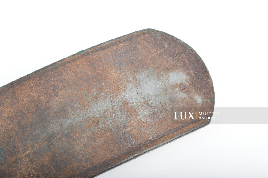 Early German Luftwaffe leather belt in chocolate brown leather, « L.B.A.B.37 » - photo 11