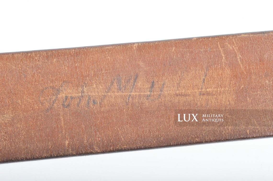 Early German Luftwaffe leather belt in chocolate brown leather, « L.B.A.B.37 » - photo 17