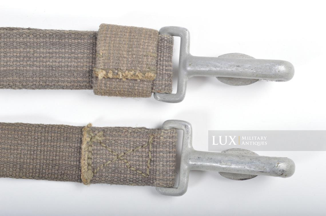 Unissued German MG34/42 optical sight box web carrying strap - photo 11