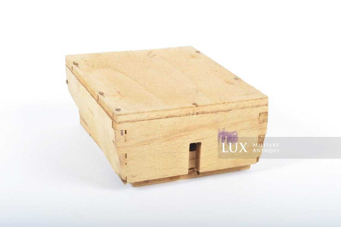 German crate for 20 wooden mines, « Schützenmine 42 » - photo 25