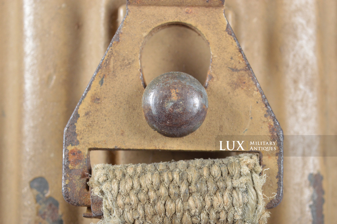German gas mask canister in tan camouflage, « DAK » - photo 26