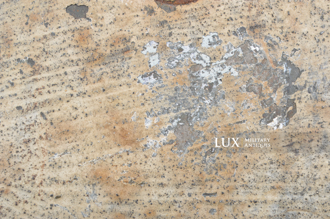 Rare M35 Heer winter whitewash camouflage combat helmet, « battle damage » - photo 26