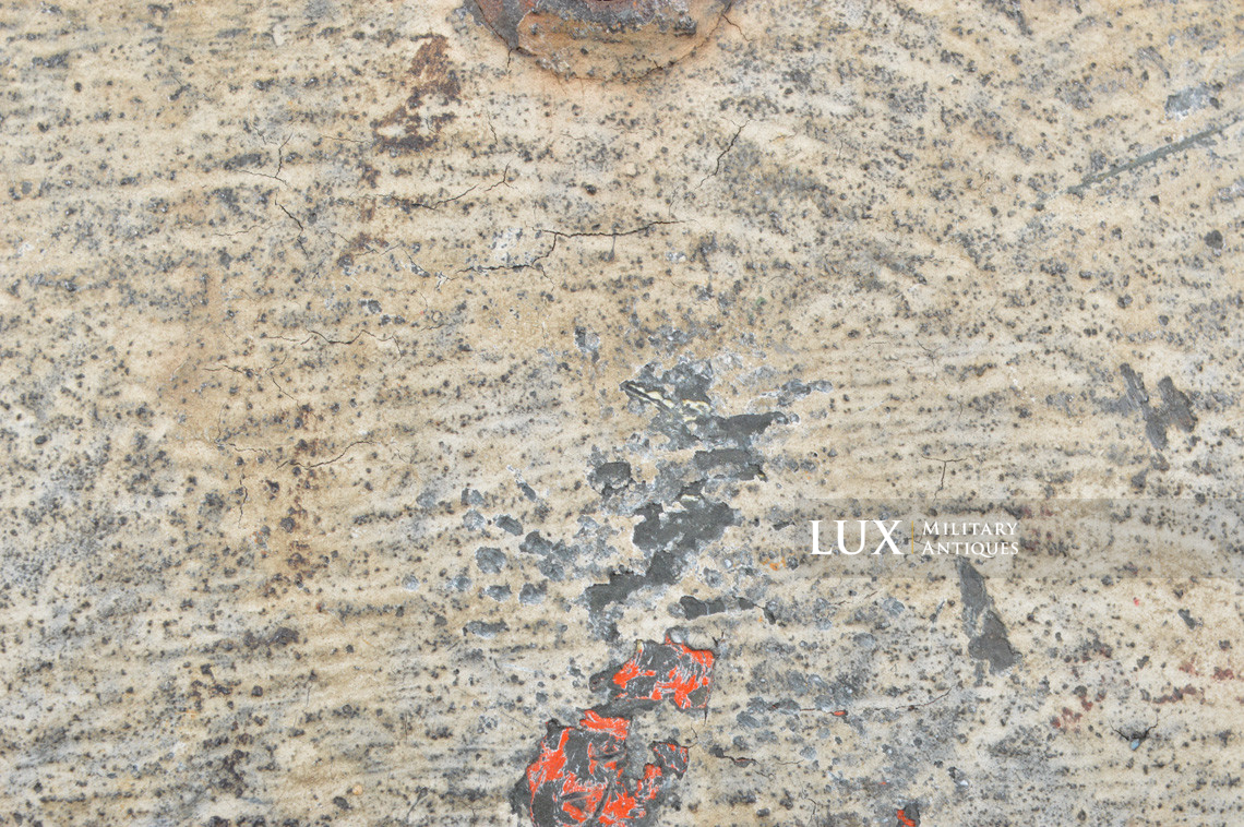 Rare M35 Heer winter whitewash camouflage combat helmet, « battle damage » - photo 35