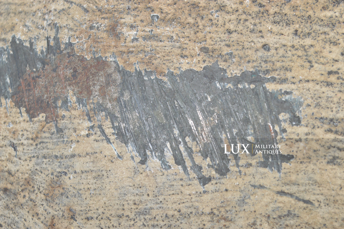 Rare M35 Heer winter whitewash camouflage combat helmet, « battle damage » - photo 44