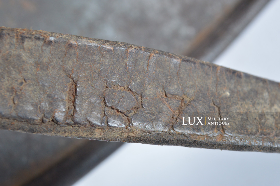 Rare M35 Heer winter whitewash camouflage combat helmet, « battle damage » - photo 58