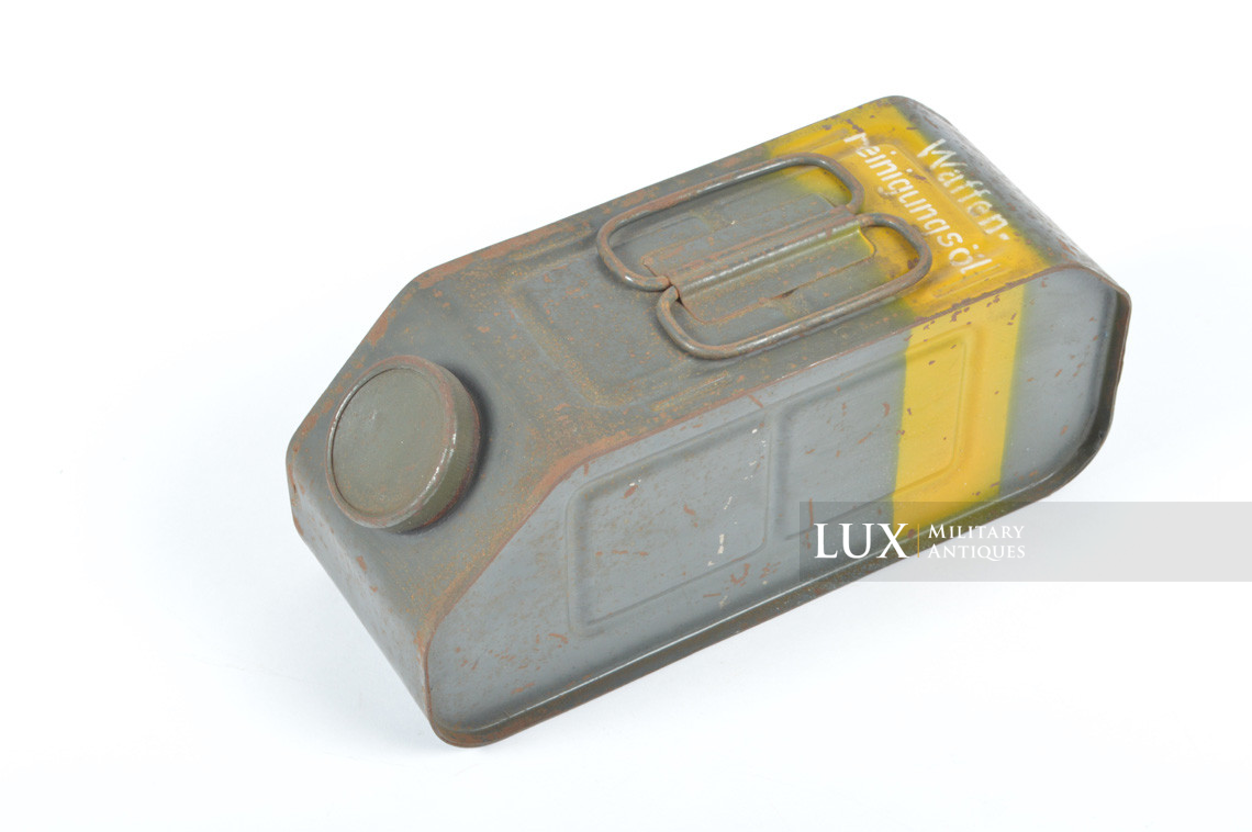 MG34/42 gunner's crew cleaning oil storage container - photo 4