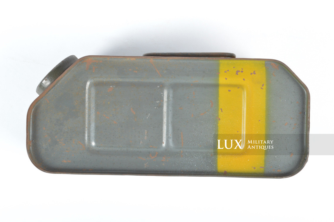 MG34/42 gunner's crew cleaning oil storage container - photo 8