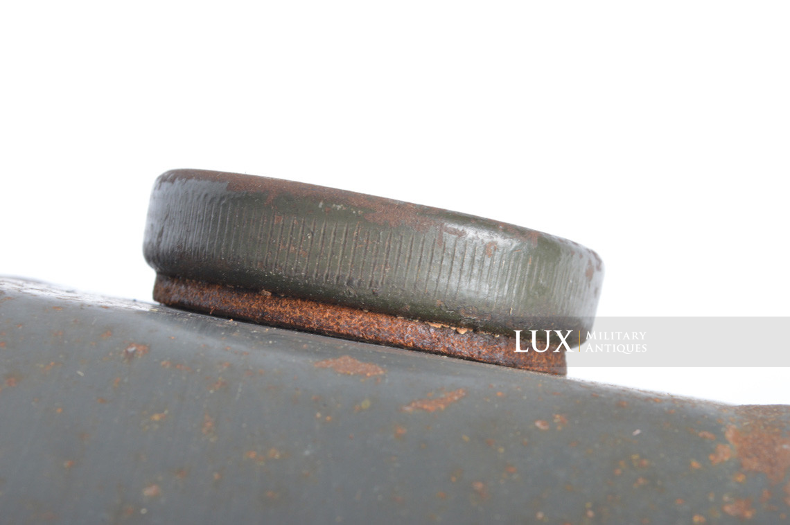 MG34/42 gunner's crew cleaning oil storage container - photo 18