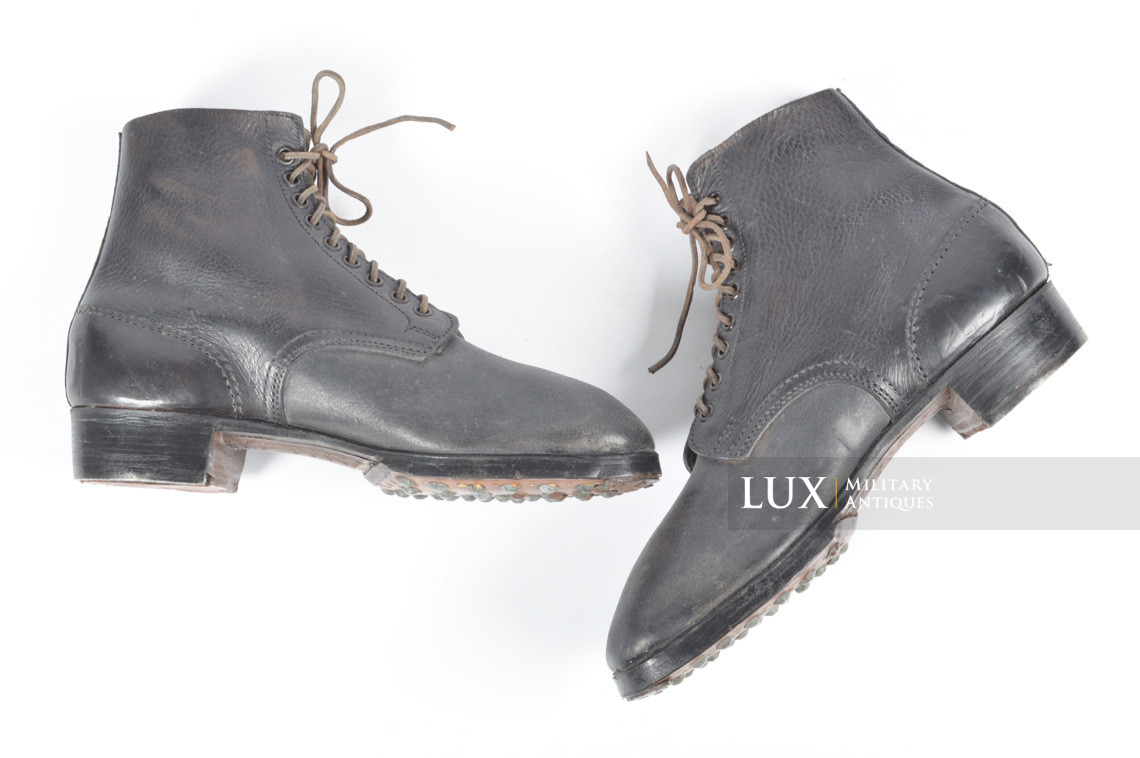 Unissued late-war German low ankle combat boots - photo 7