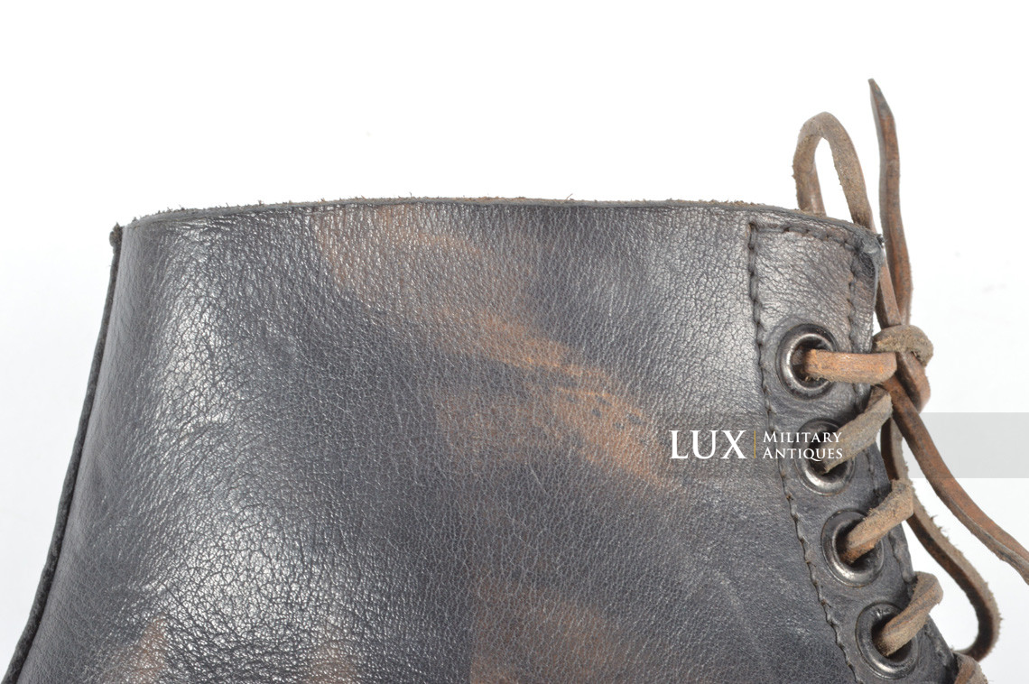 Unissued late-war German low ankle combat boots - photo 11