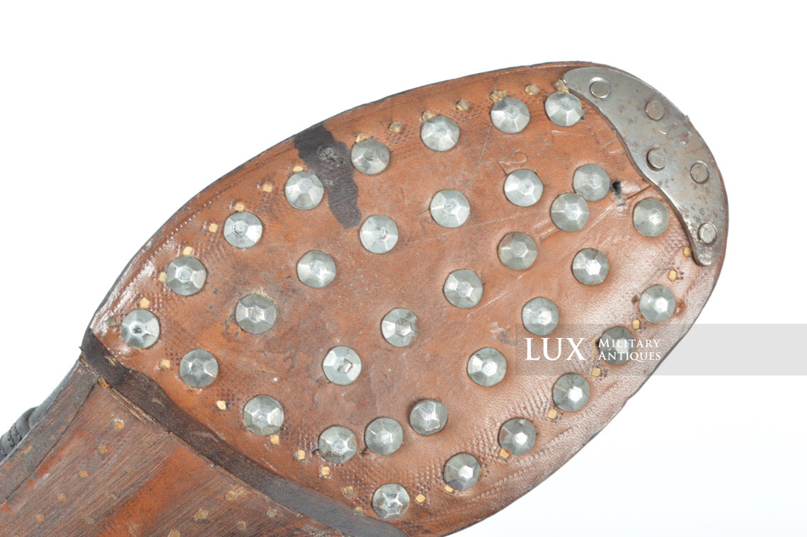 Unissued late-war German low ankle combat boots - photo 16