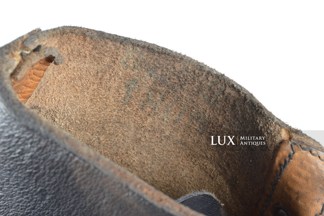 Unissued late-war German low ankle combat boots - photo 20