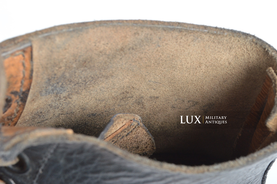 Unissued late-war German low ankle combat boots - photo 21