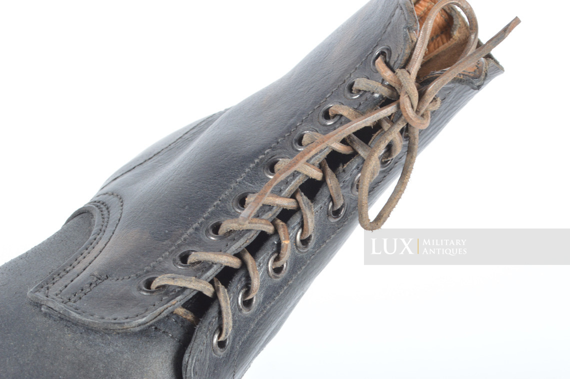Unissued late-war German low ankle combat boots - photo 22