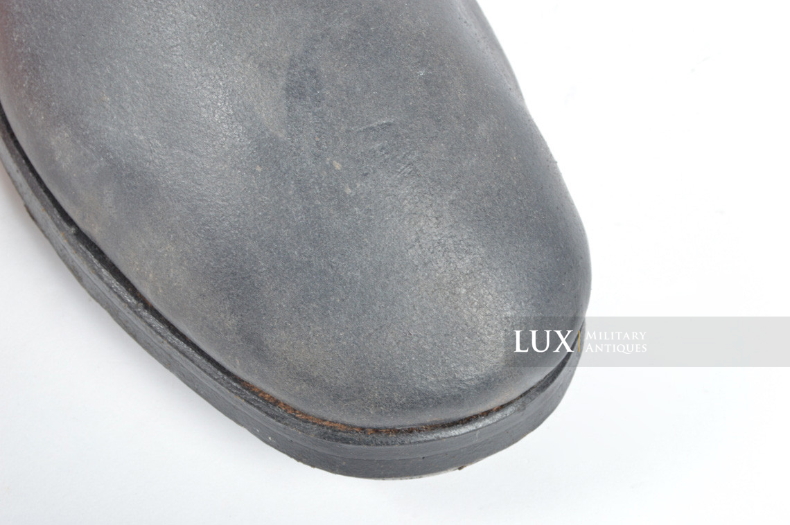 Unissued late-war German low ankle combat boots - photo 23