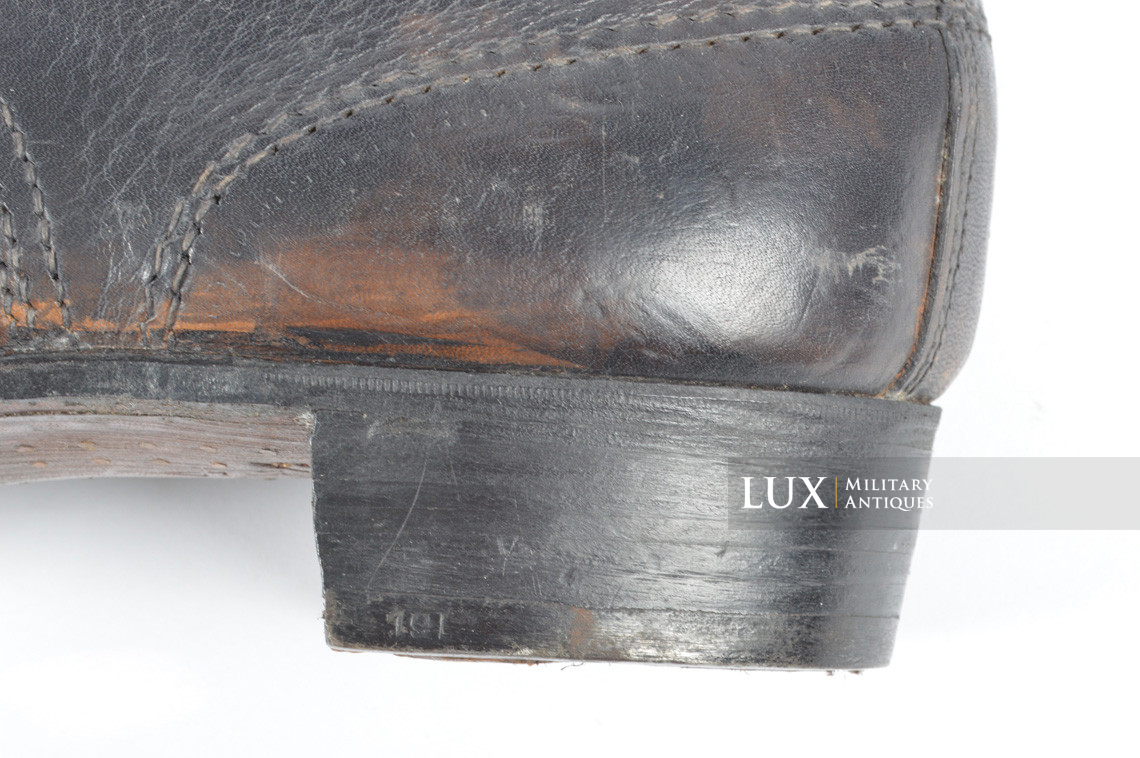 Unissued late-war German low ankle combat boots - photo 26
