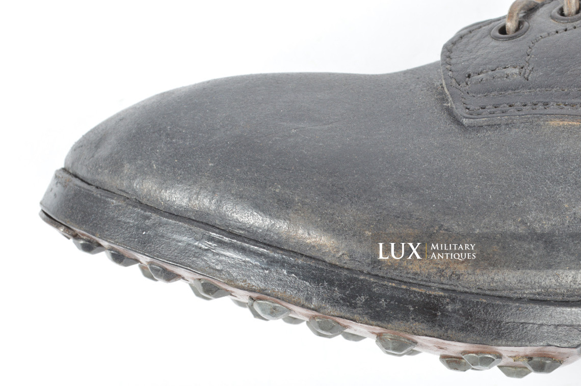 Unissued late-war German low ankle combat boots - photo 27