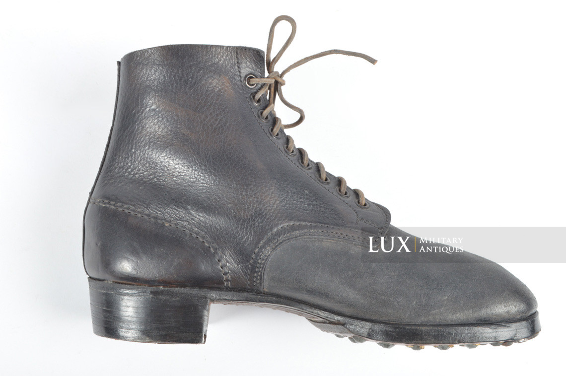 Unissued late-war German low ankle combat boots - photo 29