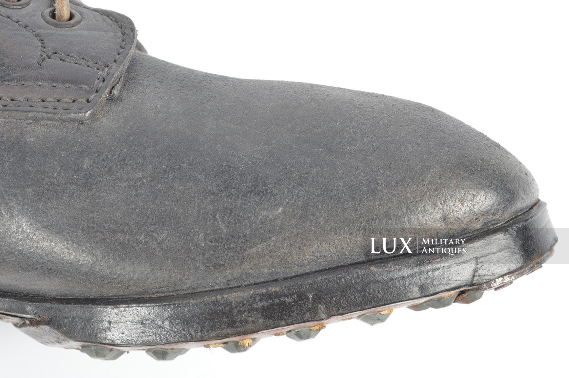 Unissued late-war German low ankle combat boots - photo 31