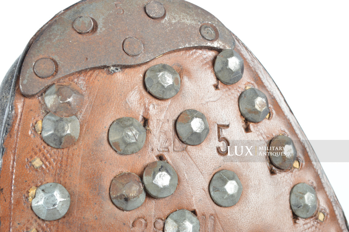 Unissued late-war German low ankle combat boots - photo 36