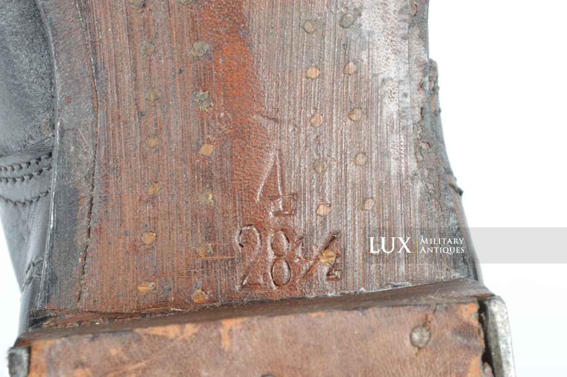Unissued late-war German low ankle combat boots - photo 37