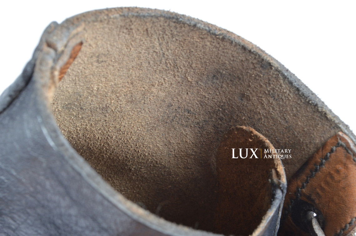 Unissued late-war German low ankle combat boots - photo 40