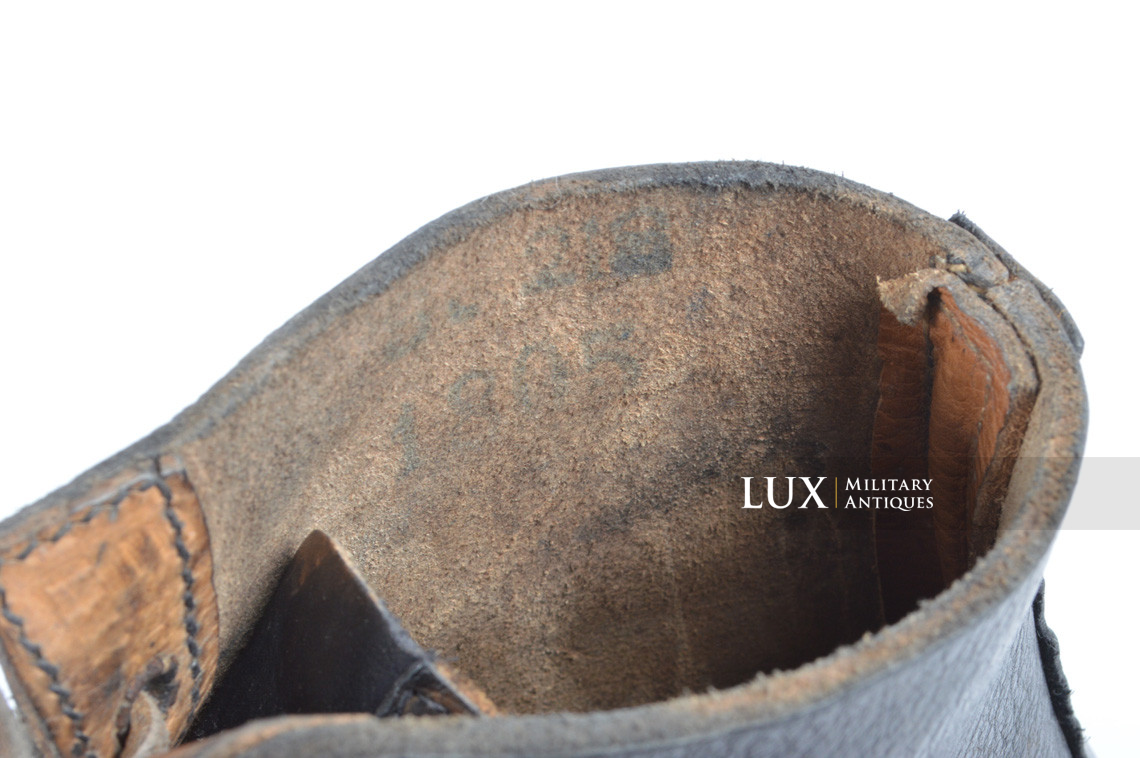Unissued late-war German low ankle combat boots - photo 41