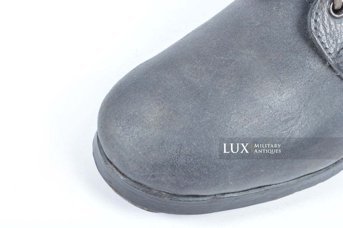 Unissued late-war German low ankle combat boots - photo 42
