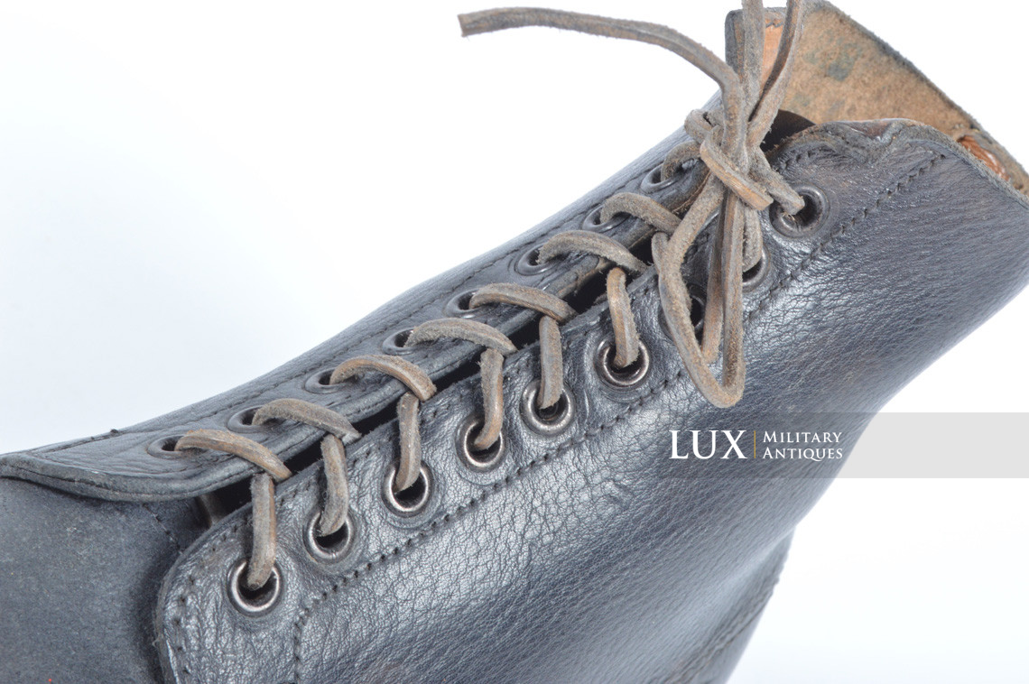 Unissued late-war German low ankle combat boots - photo 43