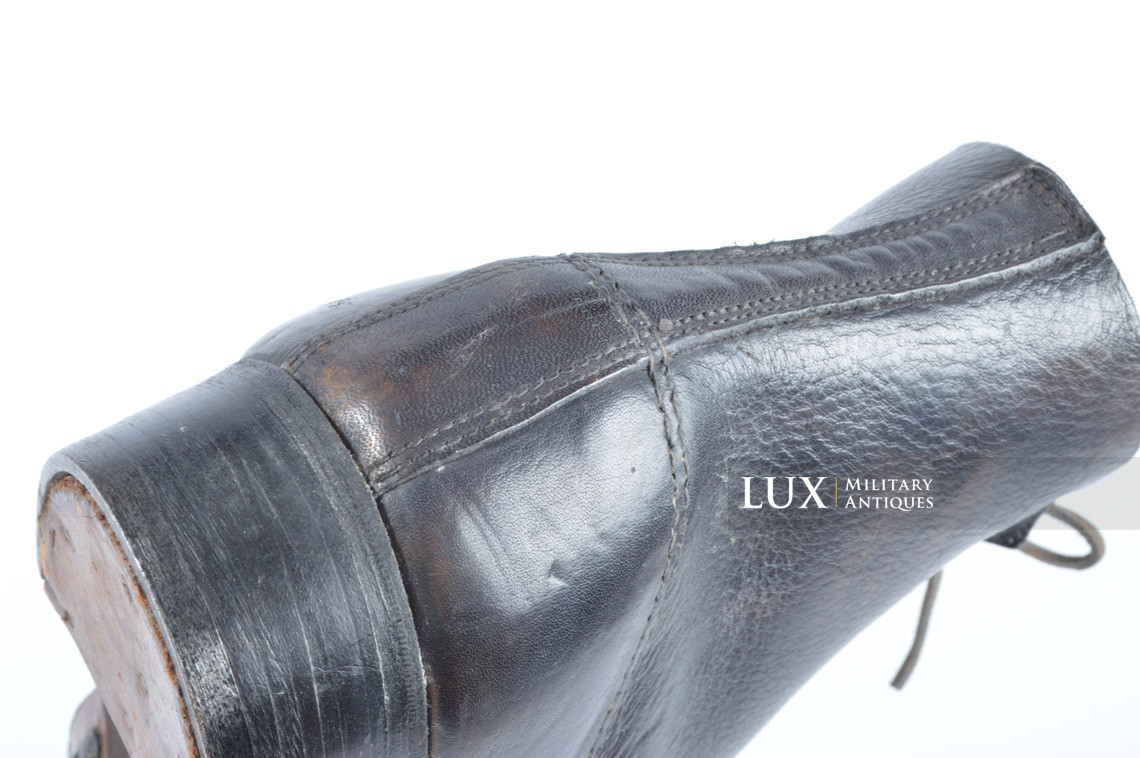 Unissued late-war German low ankle combat boots - photo 44