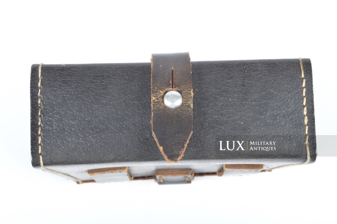 Unissued MG34/42 gunner's belt pouch in black pressed cardboard, « Presstoff » - photo 13