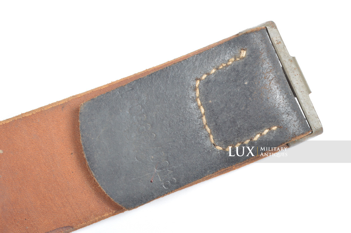 Unissued German late-war leather belt, dated 1943, RBNr « 1/0666/0018 » - photo 8