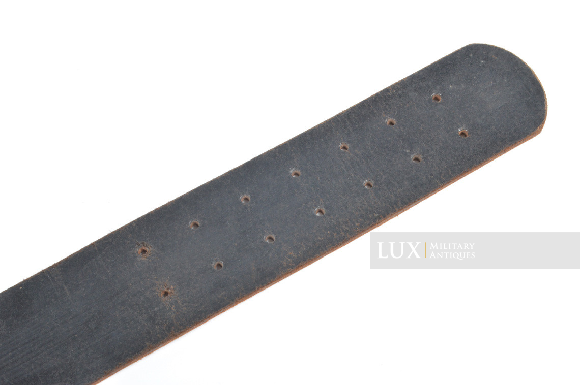 Unissued German late-war leather belt, dated 1943, RBNr « 1/0666/0018 » - photo 10