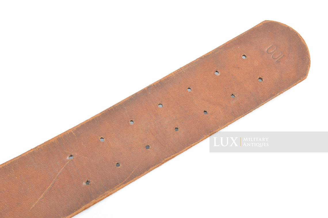 Unissued German late-war leather belt, dated 1943, RBNr « 1/0666/0018 » - photo 11
