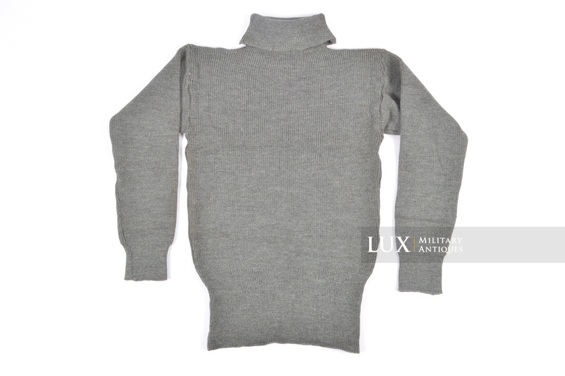 Late-war German issued « turtle-neck » sweater  - photo 4